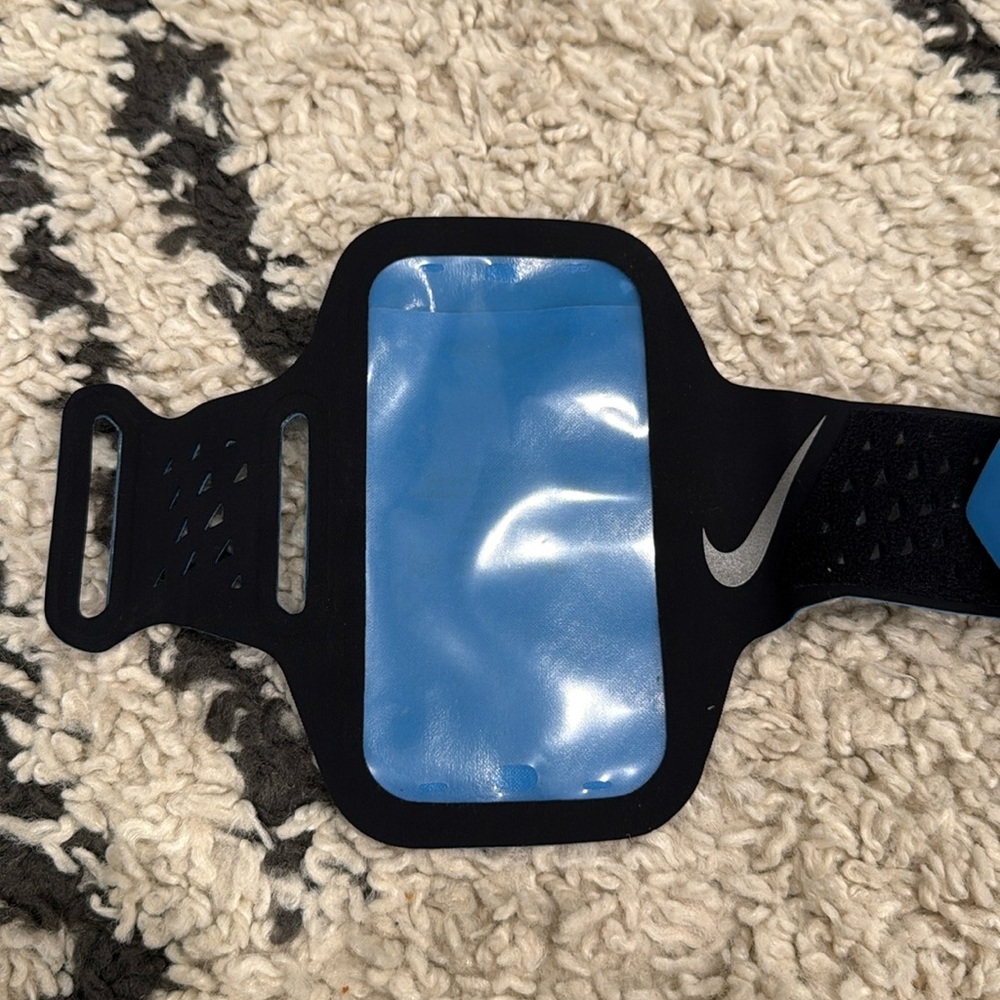 Nike Pocket Arm Band